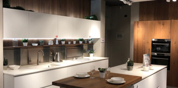 Store Veneta Cucine Torino Lounge Fenix